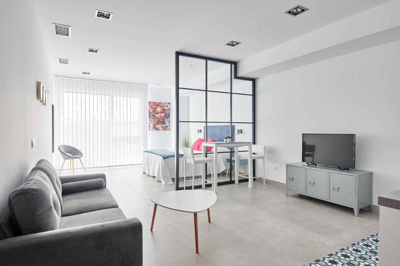 9 NIDOS Céntrica Suites - Nuevo Plasencia Esterno foto