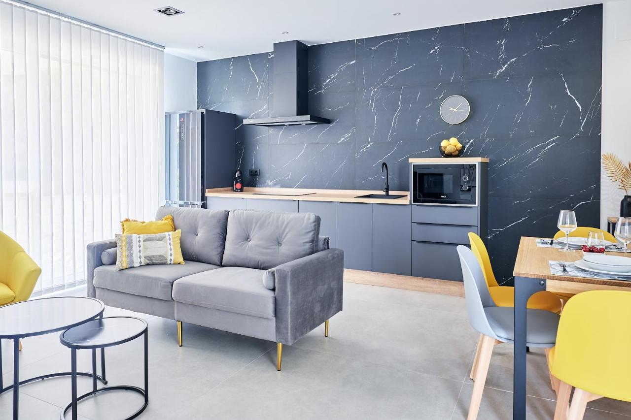 9 NIDOS Céntrica Suites - Nuevo Plasencia Esterno foto