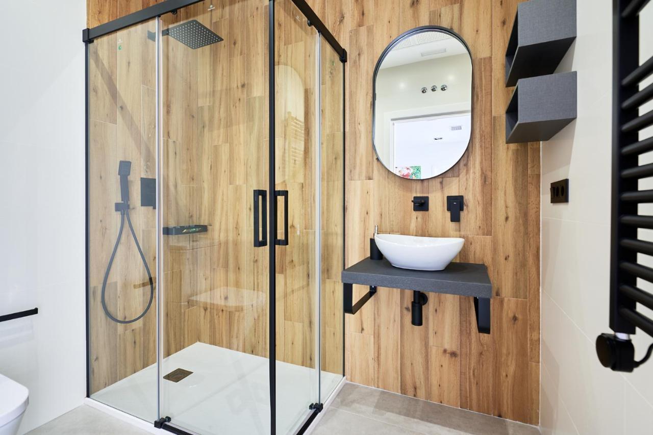 9 NIDOS Céntrica Suites - Nuevo Plasencia Esterno foto