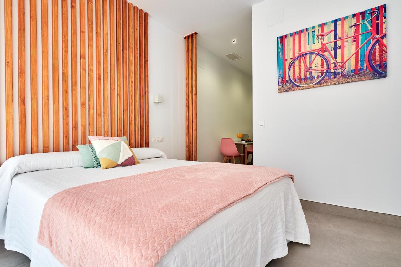 9 NIDOS Céntrica Suites - Nuevo Plasencia Esterno foto
