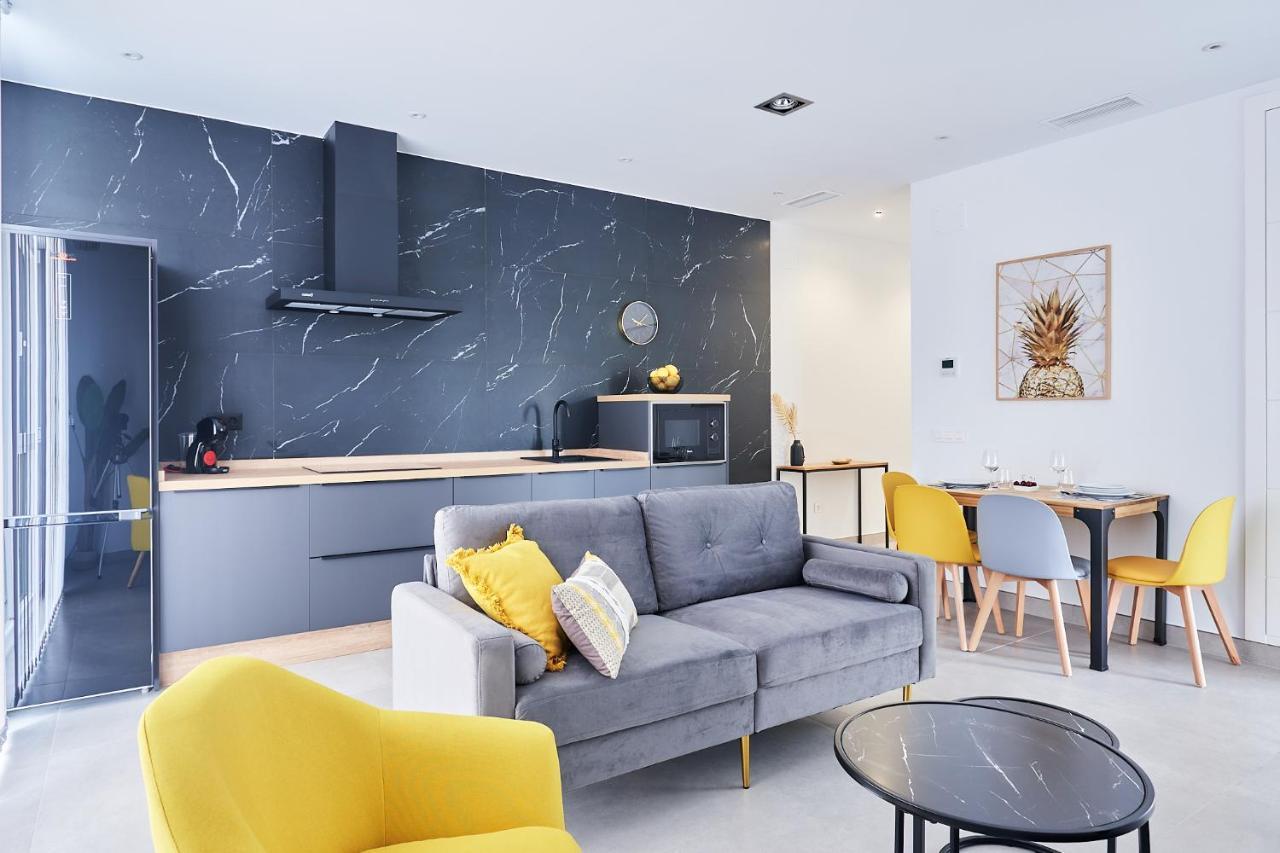 9 NIDOS Céntrica Suites - Nuevo Plasencia Esterno foto